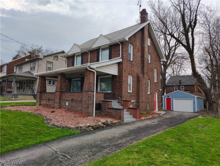 212 Curry Place, Youngstown, OH - Photo 2