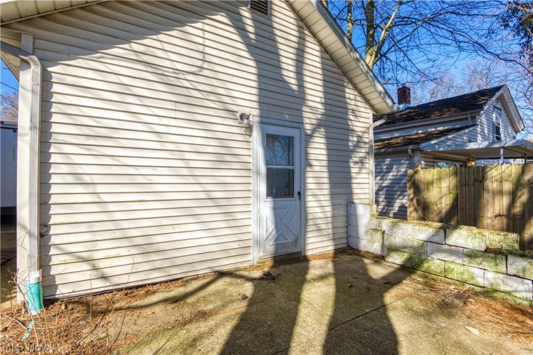 249 Harris Avenue, Ravenna, OH - Photo 2