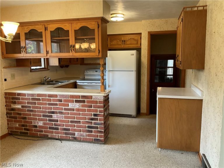 4257 Claridge Drive, Youngstown, OH - Photo 6