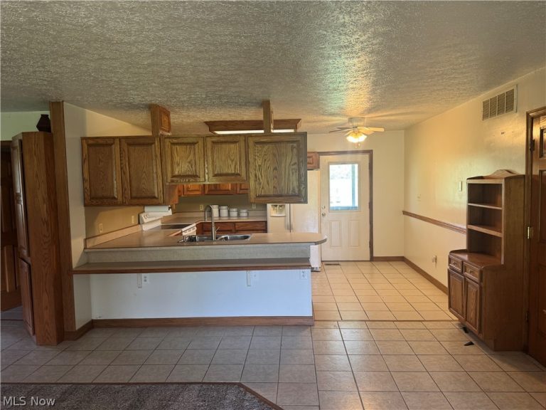 8285 Old River Rd, Philo, OH - Photo 8