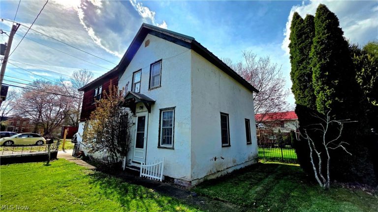 317 1/2 Fourth Street, Marietta, OH, 45750