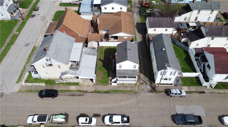 2404 Main Street, Wellsburg, WV - Photo 5