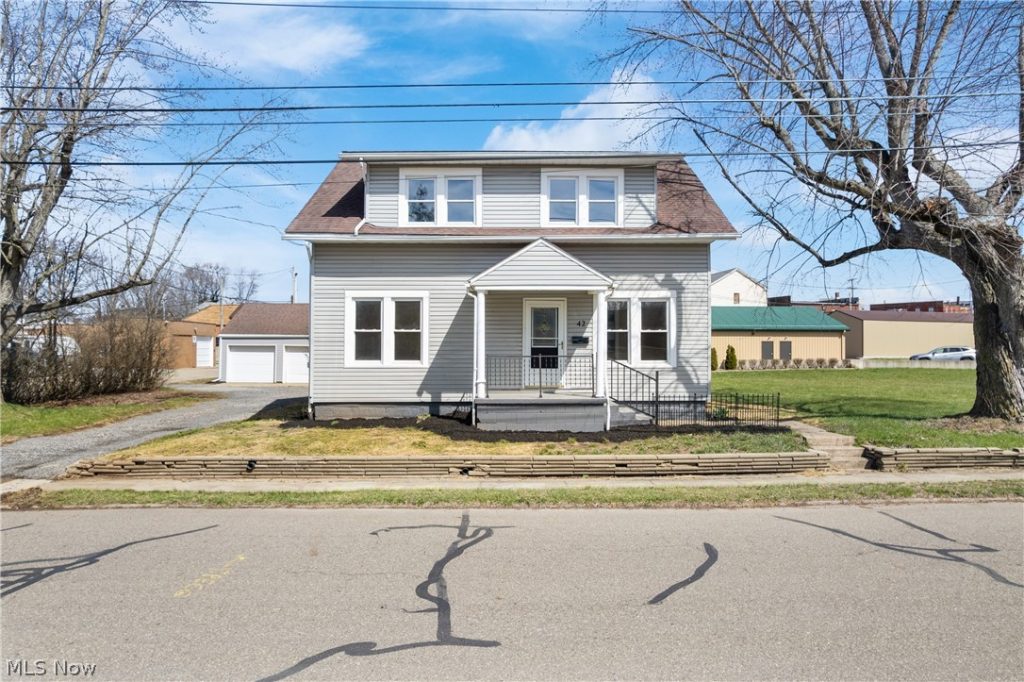 42 Ohio Street, Navarre, OH