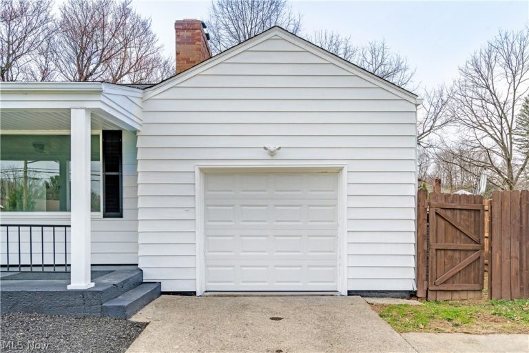 1984 Schenley Avenue, Youngstown, OH - Photo 4