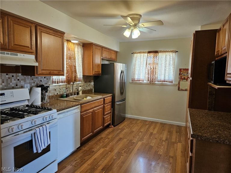 5770 Pemberton Drive, Brook Park, OH - Photo 2