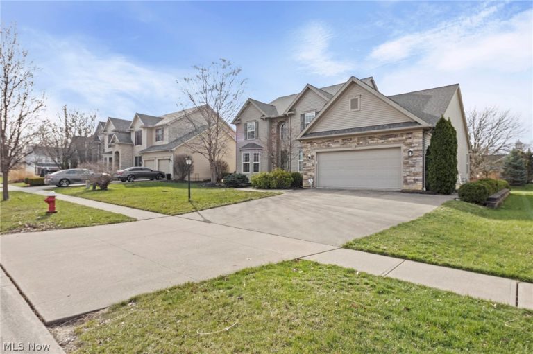 38521 Berkshire Avenue, Avon, OH - Photo 4