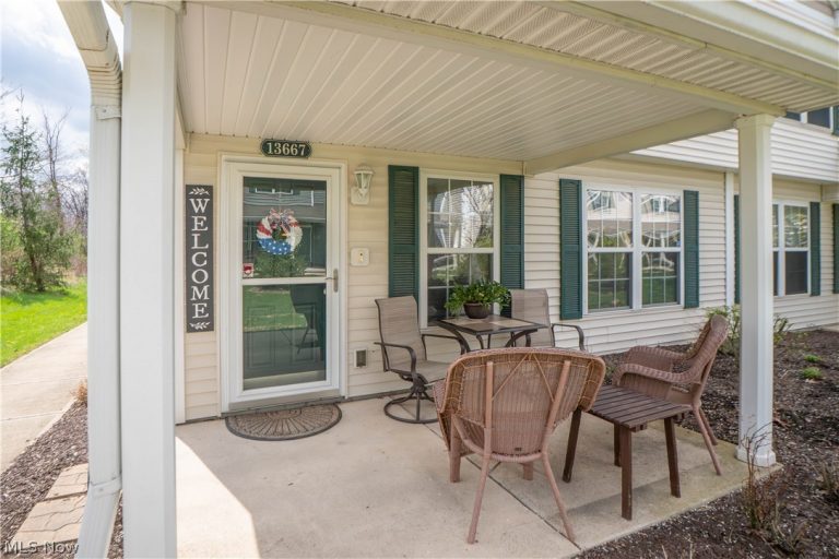 13667 Woodcroft Trace, North Royalton, OH - Photo 2