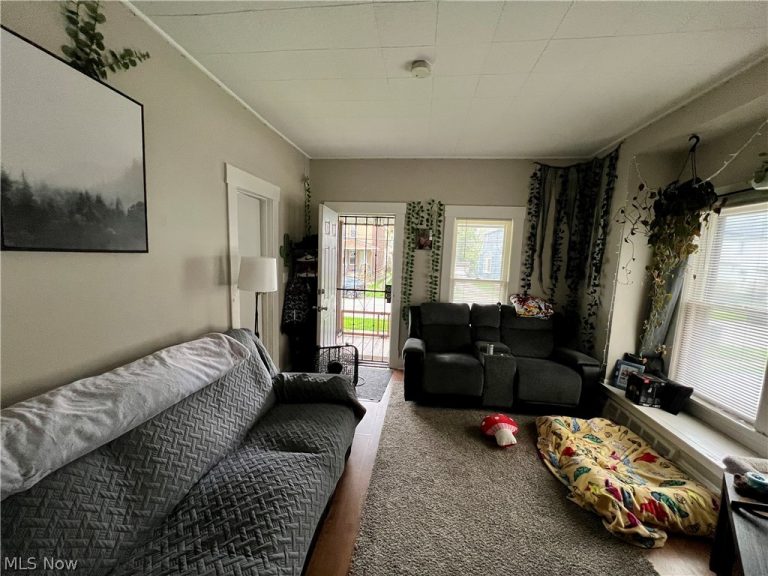 3901 Woburn Avenue, Cleveland, OH - Photo 5