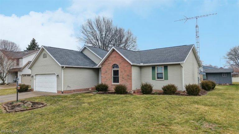 489 Oak Avenue, Strasburg, OH - Photo 2