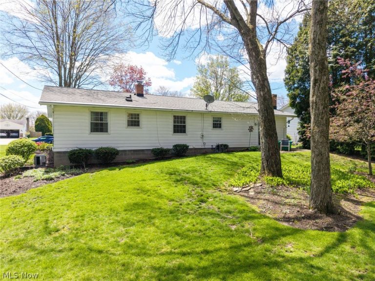 2357 Woodpark Road, Akron, OH - Photo 6