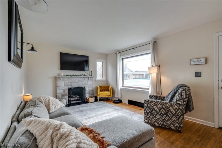 144 Perry Drive, Canton, OH - Photo 6