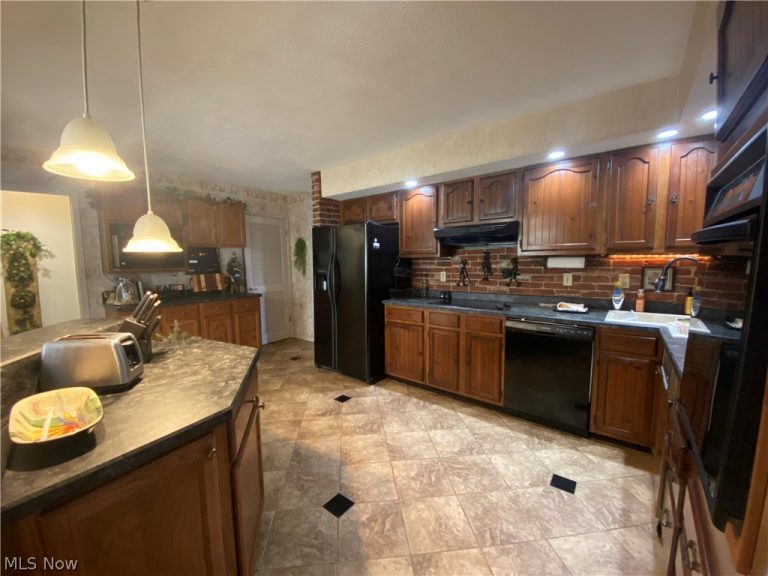 68499 Greenwood Street, St Clairsville, OH - Photo 4