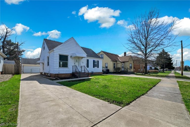 7615 Kenilworth Avenue, Parma, OH - Photo 2