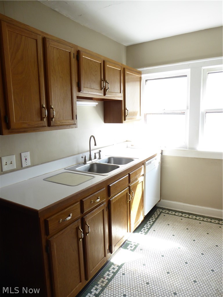 2179 Edgewood Road, Cleveland Heights, OH - Photo 8