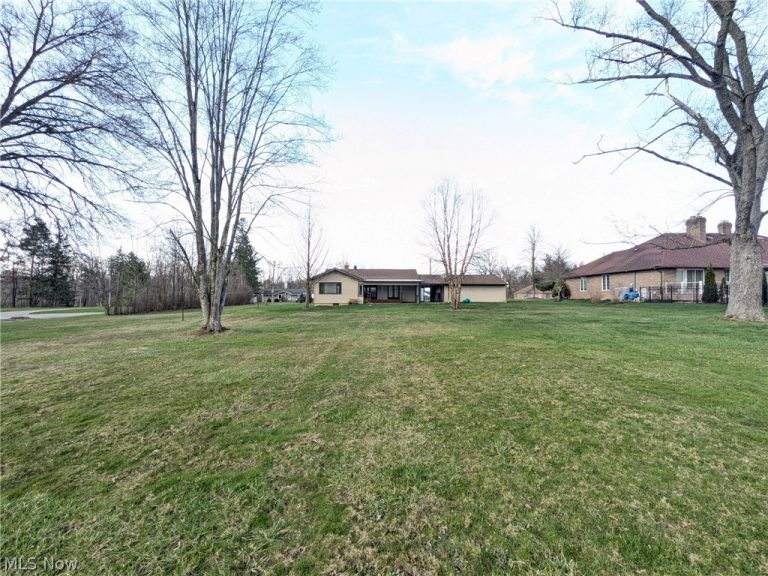 10769 Akins Road, North Royalton, OH - Photo 6