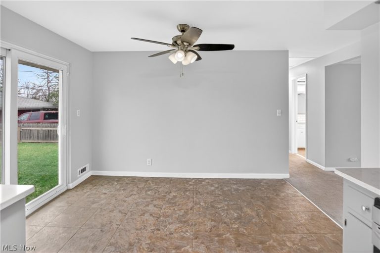 12304 Havana Road, Garfield Heights, OH - Photo 8