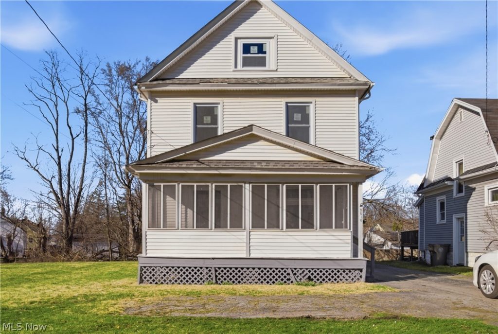 2016 Pointview Avenue, Youngstown, OH