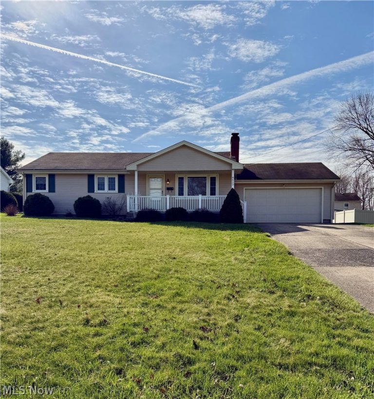 8615 Chesterton Drive, Poland, OH, 44514
