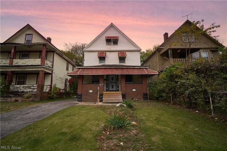 1198 Rozelle Avenue, East Cleveland, OH, 44112