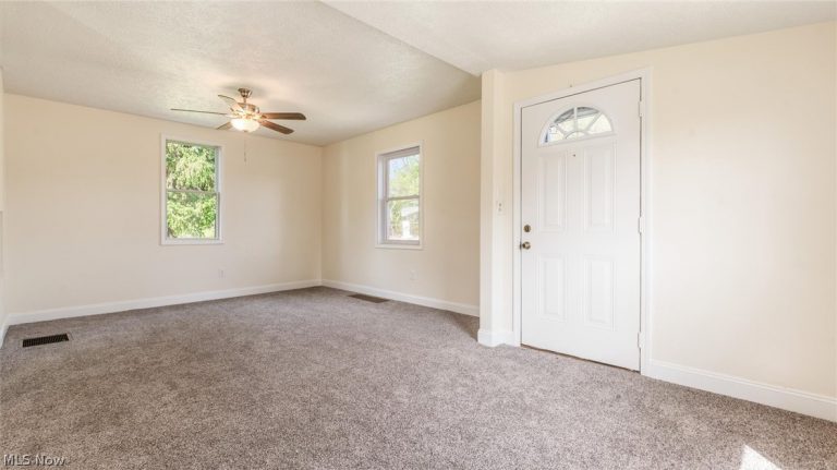 2036 Ridge Avenue, Zanesville, OH - Photo 3