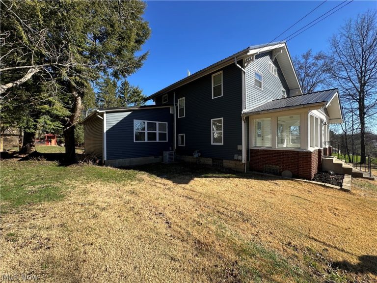 6123 Fairdale Drive, Cambridge, OH - Photo 3