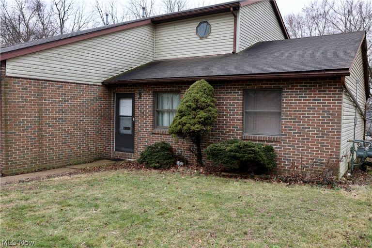 612 Monroe Street, Millersburg, OH - Photo 2