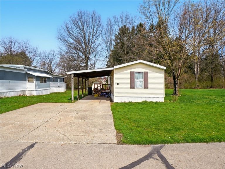 11 Caroll Avenue, Orwell, OH - Photo 2