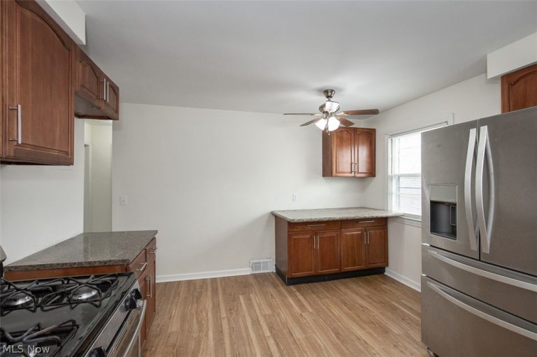 1547 Clermont Road, Cleveland, OH - Photo 5