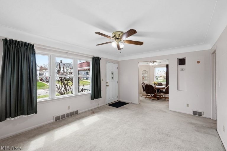 3402 Wellington Avenue, Parma, OH - Photo 4