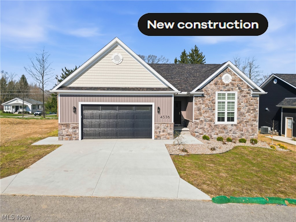 4536 Wyatt Way, Poland, OH
