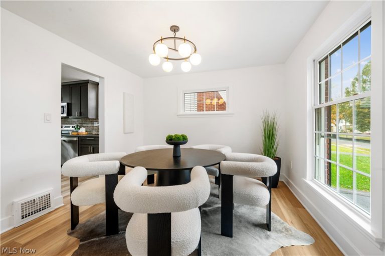 3750 Bainbridge Road, Cleveland Heights, OH - Photo 6