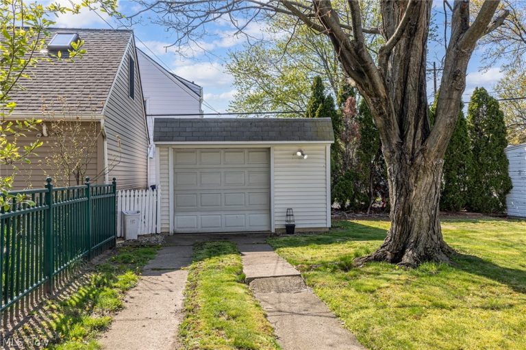 3268 142nd Street, Cleveland, OH - Photo 3