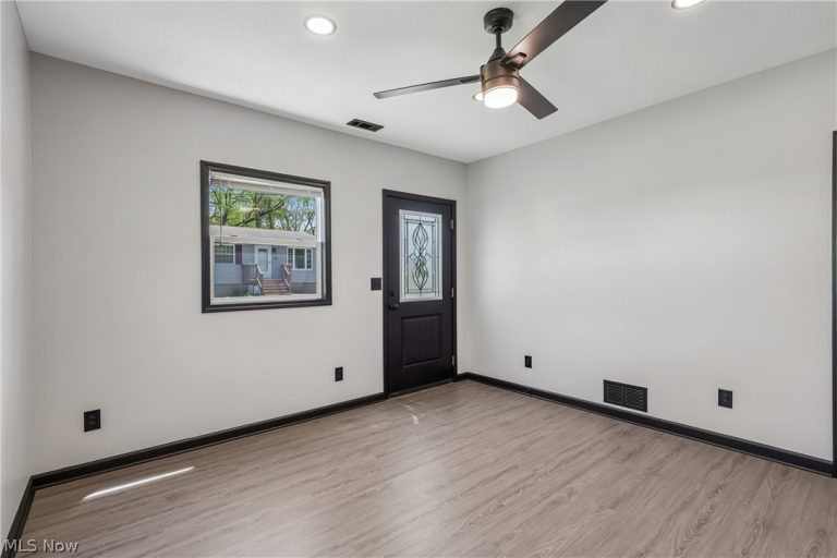 1424 5th Street, Lakemore, OH - Photo 6