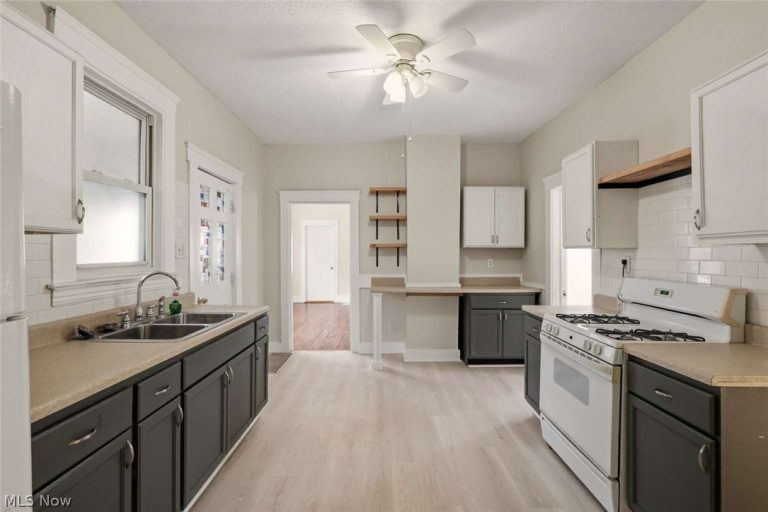 1714 Castle Avenue, Cleveland, OH - Photo 5