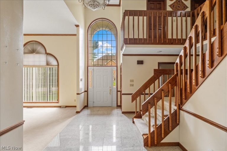 1405 Greenmont Hills Drive, Vienna, WV - Photo 6