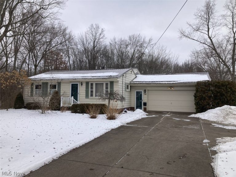 746 Ohio Avenue, Sebring, OH - Photo 2