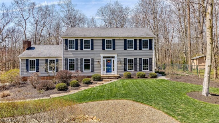 7306 Granby Drive, Hudson, OH - Photo 2