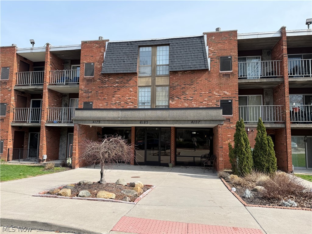 4179 Columbia Road, North Olmsted, OH