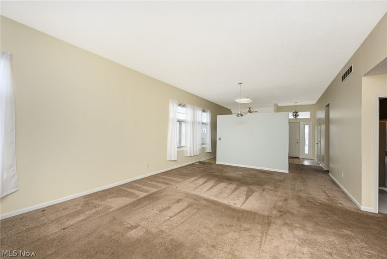 5780 Emerald Ridge Parkway, Solon, OH - Photo 6