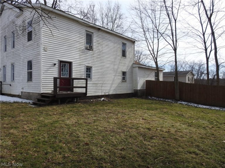 16177 Center Street, Middlefield, OH - Photo 2