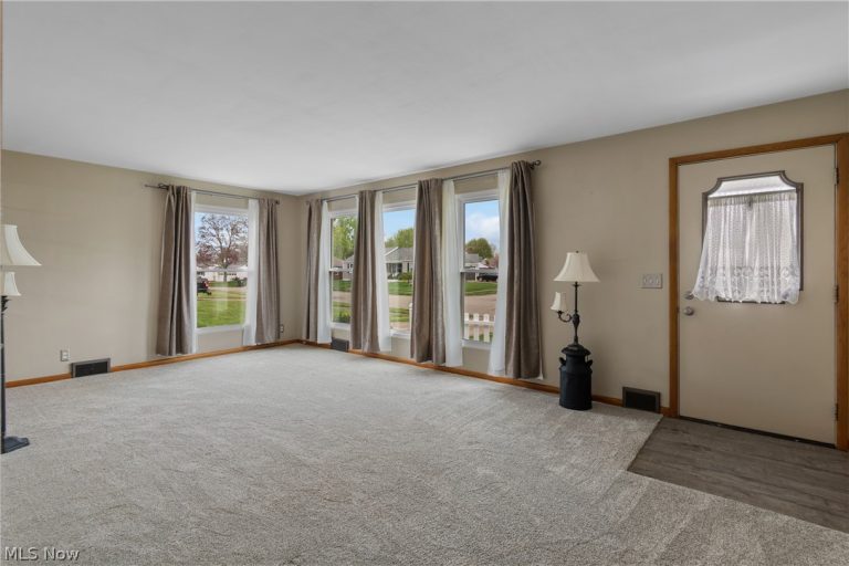 1432 Keuper Boulevard, Massillon, OH - Photo 3