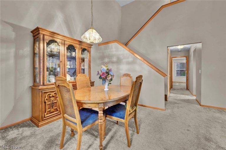 7596 Willow Woods Drive, North Olmsted, OH - Photo 4
