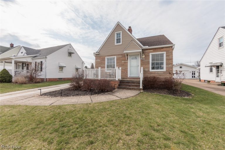 4003 Woodrow Avenue, Parma, OH - Photo 2