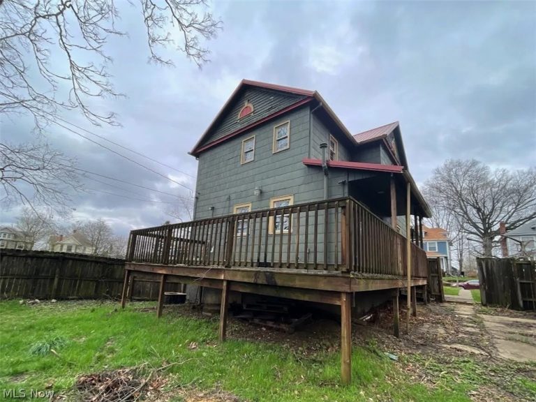 914 Stewart Avenue, Cambridge, OH - Photo 2