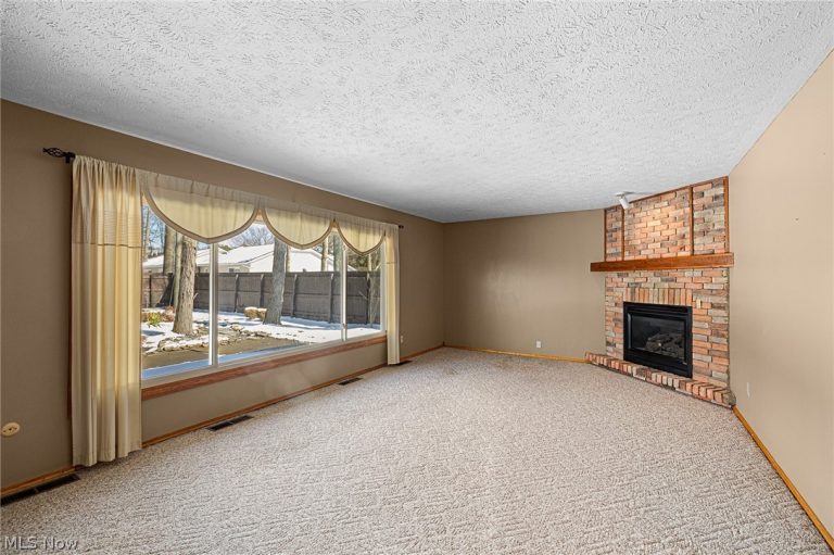 17338 Ridge Creek Road, Strongsville, OH - Photo 8