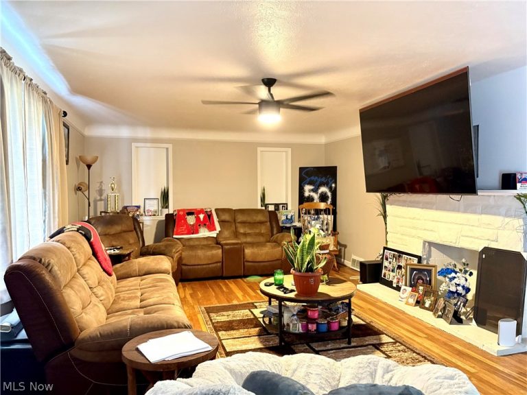 13300 Carpenter Road, Garfield Heights, OH - Photo 2