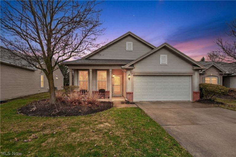 9448 Saw Mill Drive, North Ridgeville, OH - Photo 2