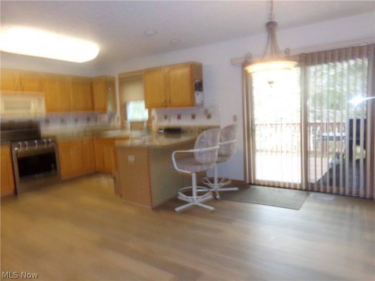 7580 Dover Lane, Parma, OH - Photo 2