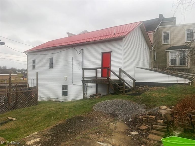 275 Front Street, Leetonia, OH - Photo 2