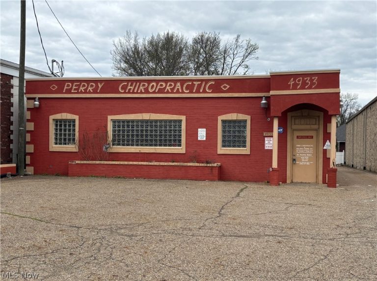 4933 Tuscarawas Street, Canton, OH, 44708